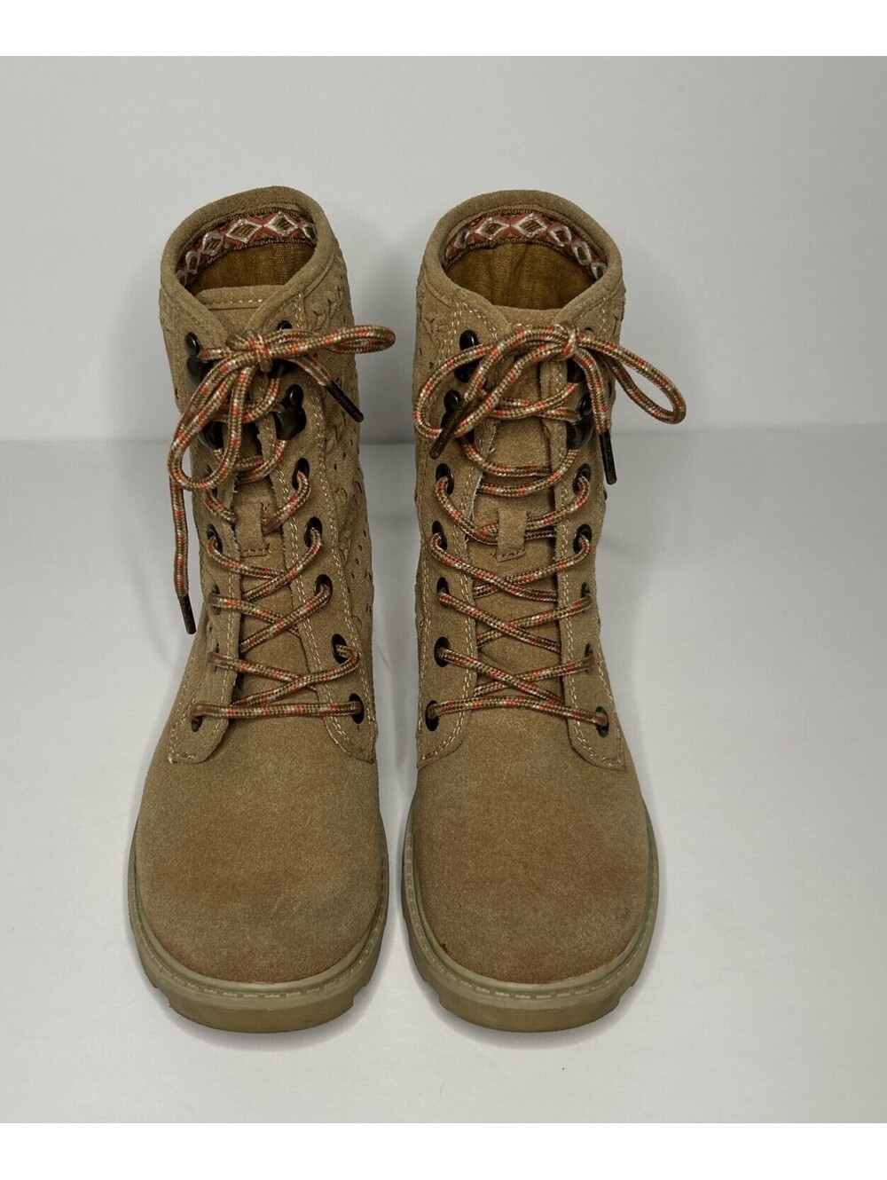 Roxy Combat Boots sz 7.5 Tan -Camel Color - Suede